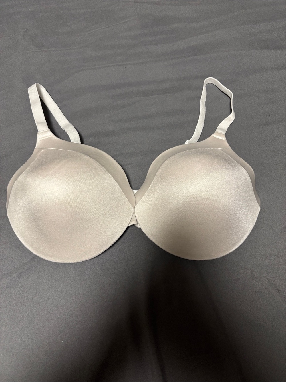 Everyday Smooth T-Shirt Bra in white